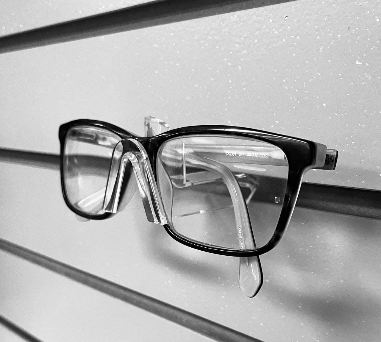 Slatwall Single Pair Eyewear Sunglass Display Retail Space Saver
