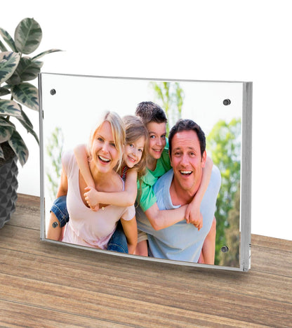 6"W x 4"H Curved Photo Display Sign Holder with Magnetic Closure